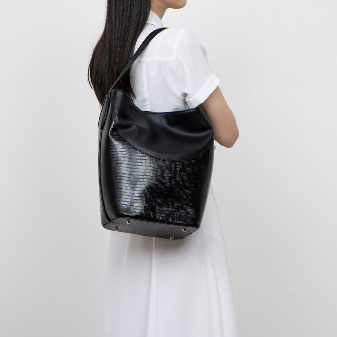 ルエブル LOEUVRE Partir Shoulder Large Lizard Embo （NOIR） NOIR
