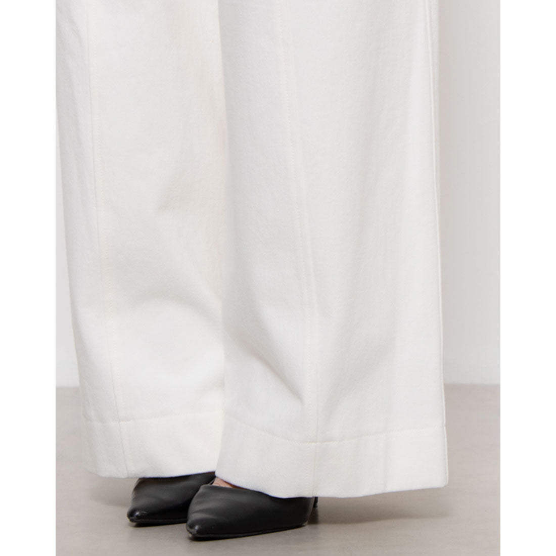 ルエブル LOEUVRE One-Tucked Cotton Wide Pants - 01