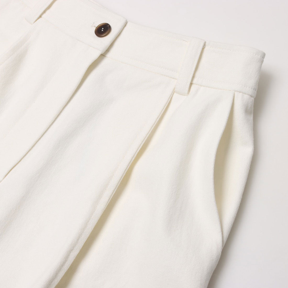 ルエブル LOEUVRE One-Tucked Cotton Wide Pants - 01