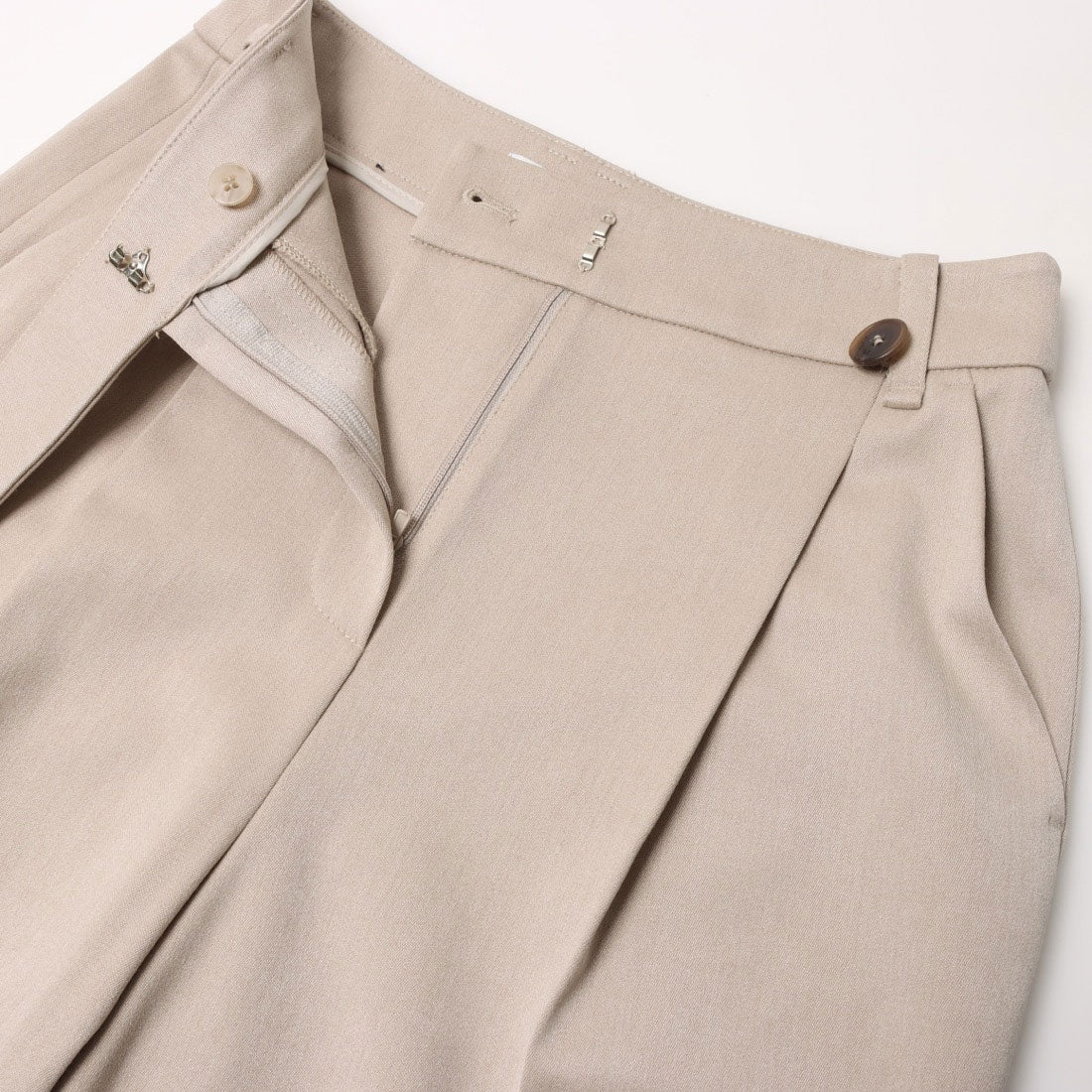 ルエブル LOEUVRE Wool blended one-tuck pants - 01