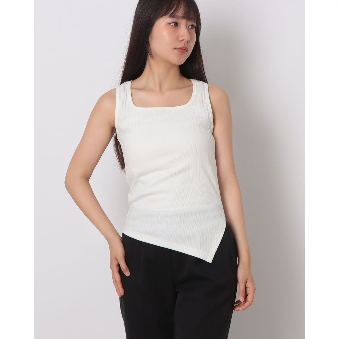 ルエブル LOEUVRE Asymmetric Hem solid Sleeveless Top （03 IVORY） 03 IVORY