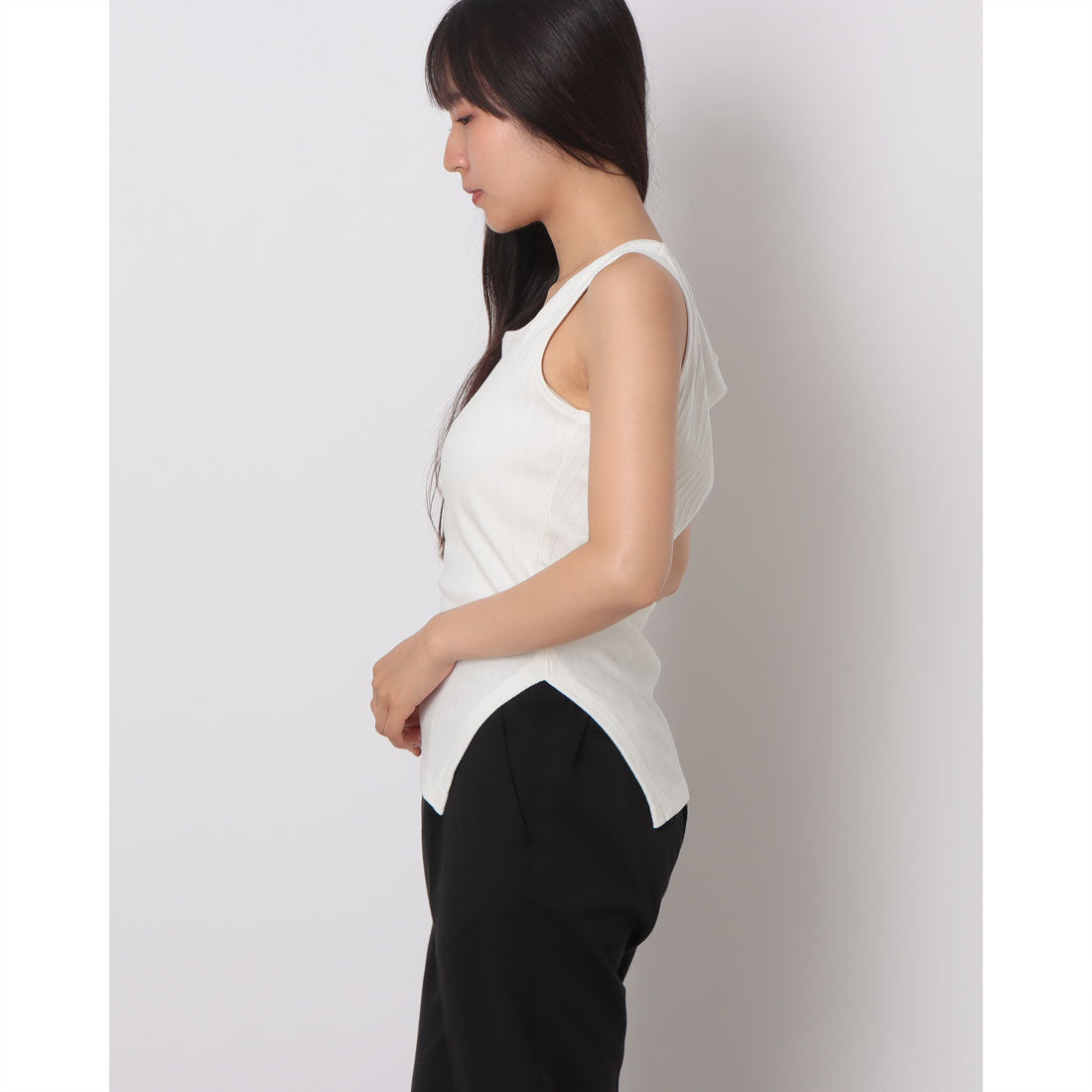ルエブル LOEUVRE Asymmetric Hem solid Sleeveless Top （03 IVORY） 03 IVORY