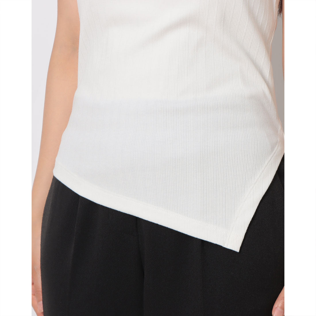 ルエブル LOEUVRE Asymmetric Hem solid Sleeveless Top （03 IVORY） 03 IVORY