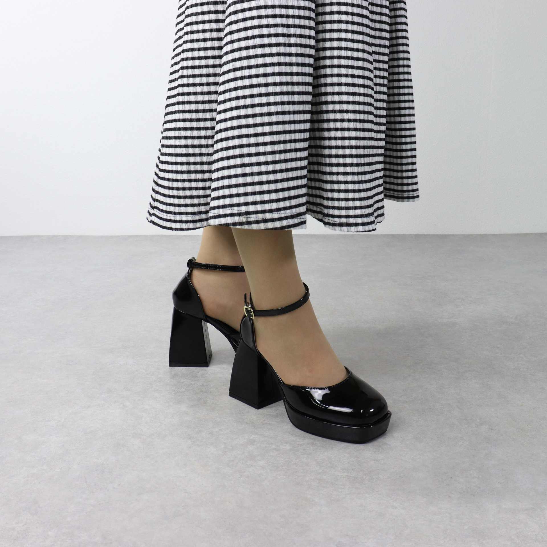 9.5cmヒール セパレート厚底パンプス / 1580