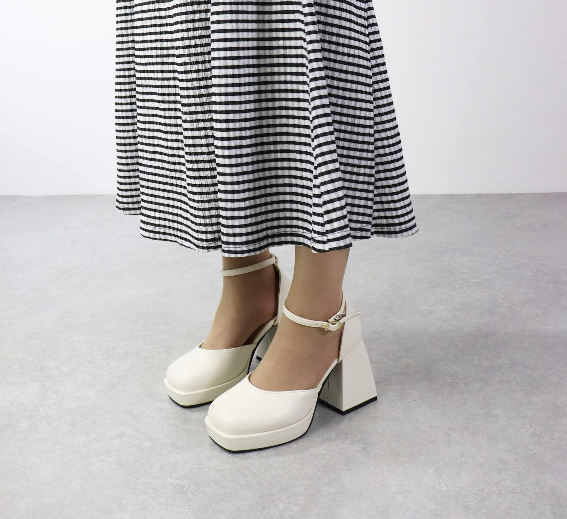 9.5cmヒール セパレート厚底パンプス / 1580