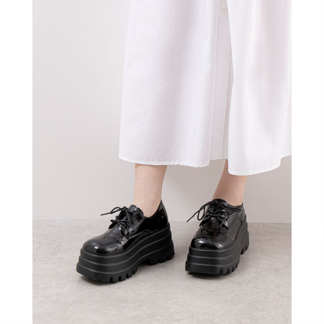 LoveHunter Lightweight Thick Sole Triple Sole Plain Lace-Up Shoes / 1692