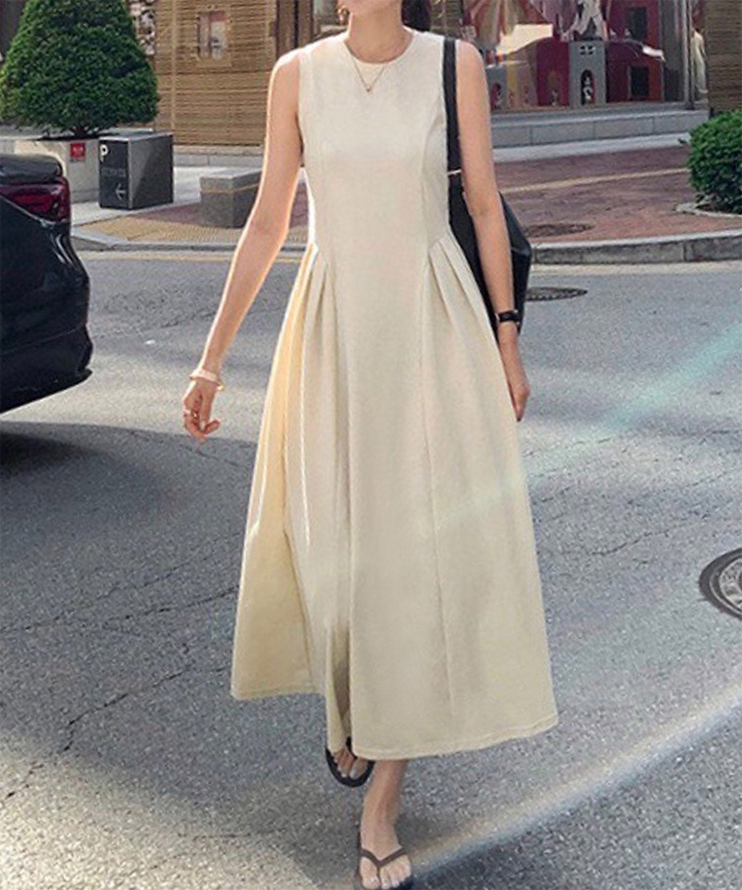 ロワ LOWO 綿混ウエストギャザーノースリーブロング丈ワンピース （オフホワイト） オフホワイト