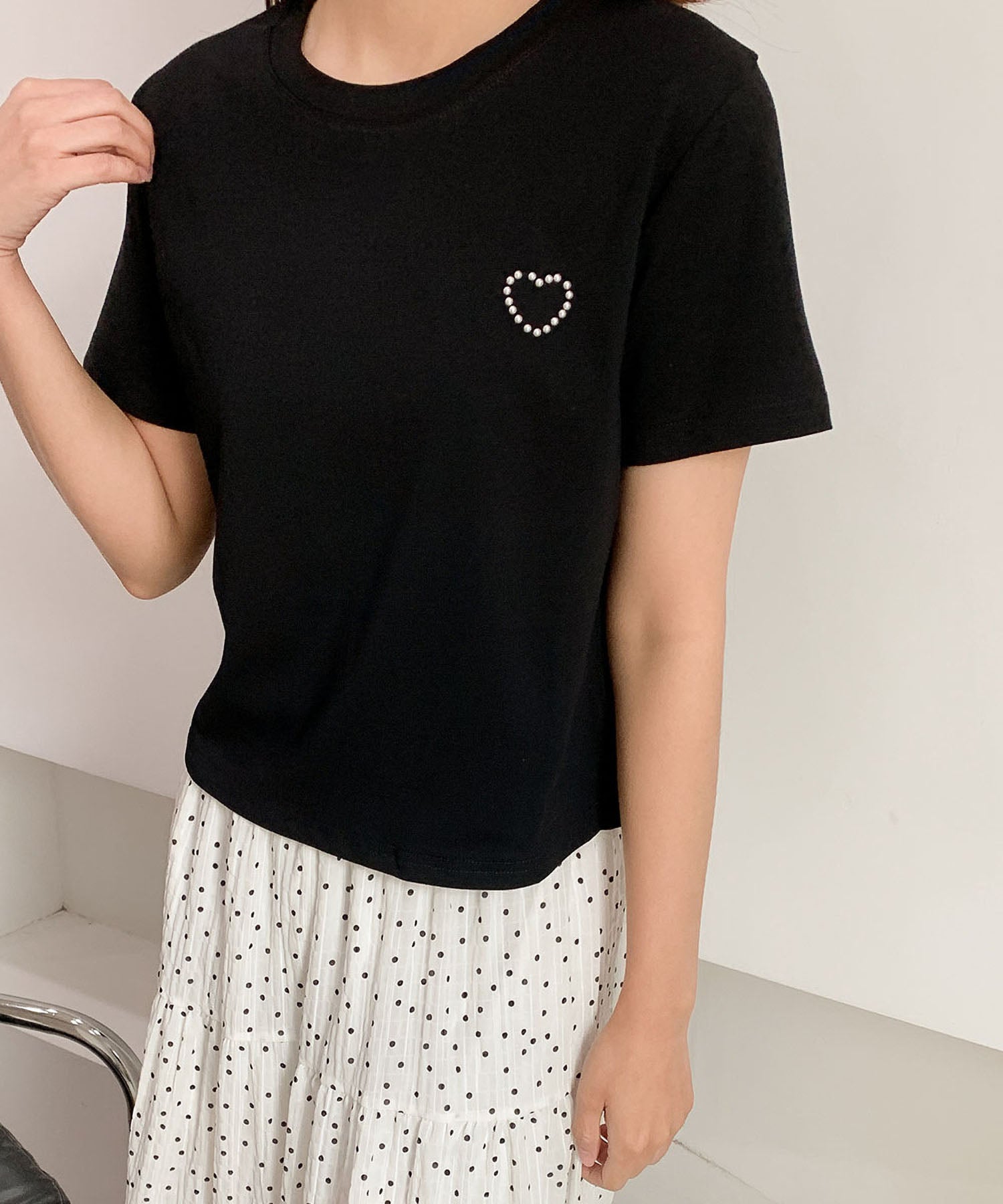 ロワ LOWO 綿混ワンポイントパールハートTシャツ カットソー （ブラック） ブラック