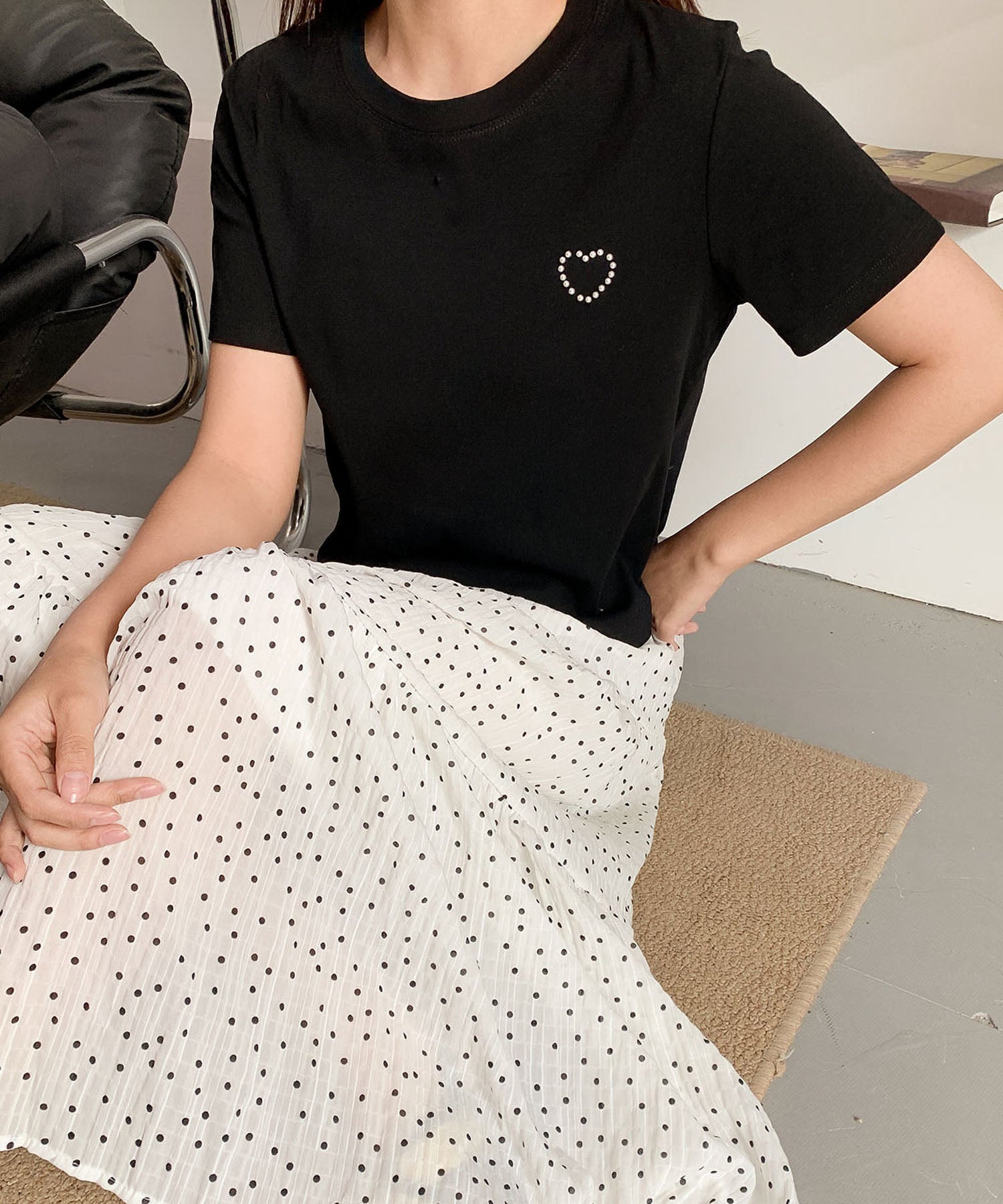 ロワ LOWO 綿混ワンポイントパールハートTシャツ カットソー （ブラック） ブラック