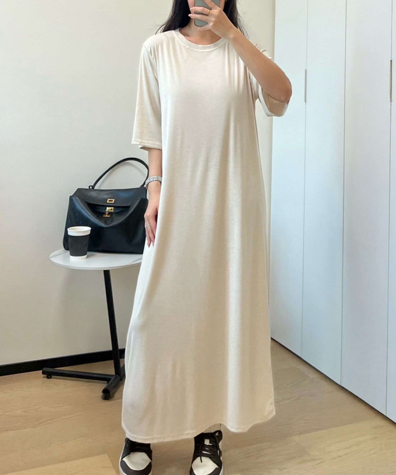 ロワ LOWO シンプルAラインロング丈Tシャツワンピース （アイボリー） アイボリー