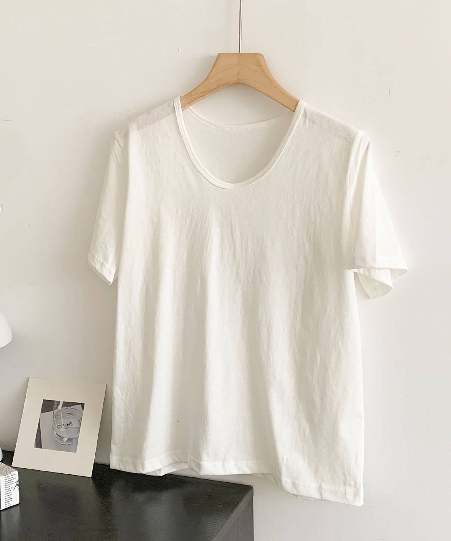 ロワ LOWO ゆったりUネックシンプルTシャツ カットソー （ホワイト） ホワイト