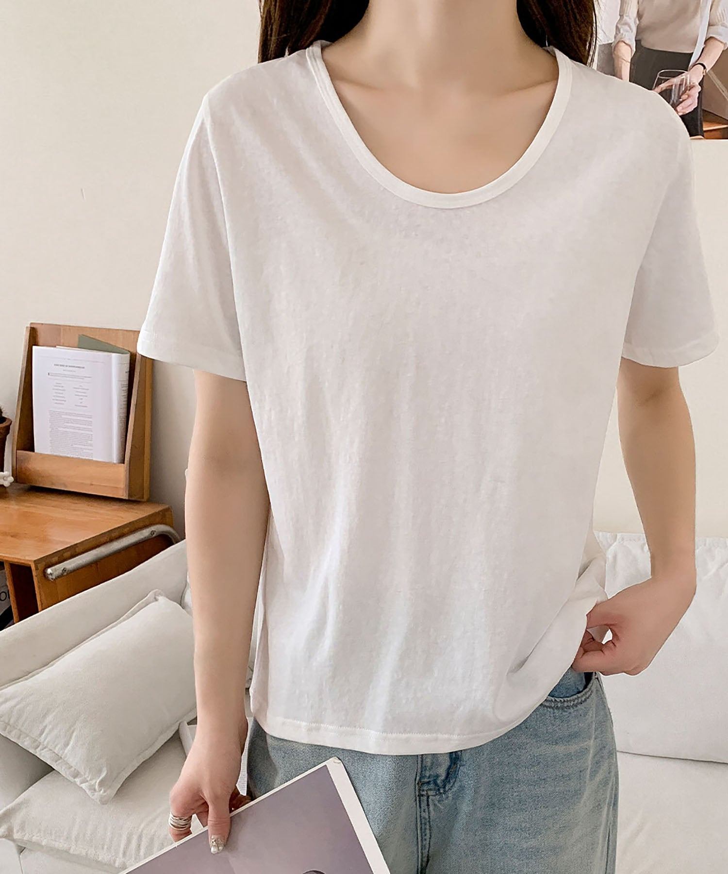 ロワ LOWO ゆったりUネックシンプルTシャツ カットソー （ホワイト） ホワイト