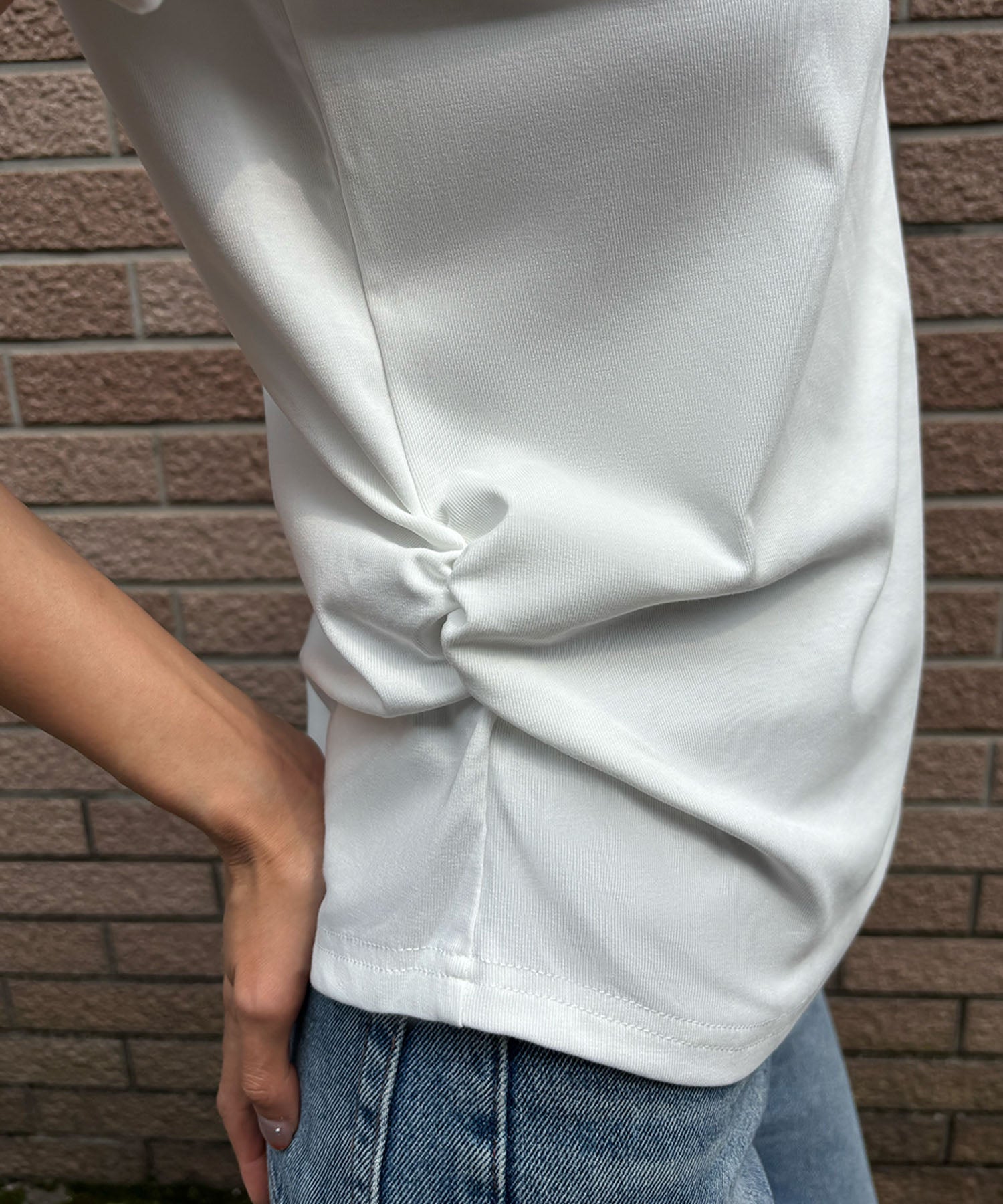 ロワ LOWO 綿混サイドギャザーTシャツ カットソー （ホワイト） ホワイト