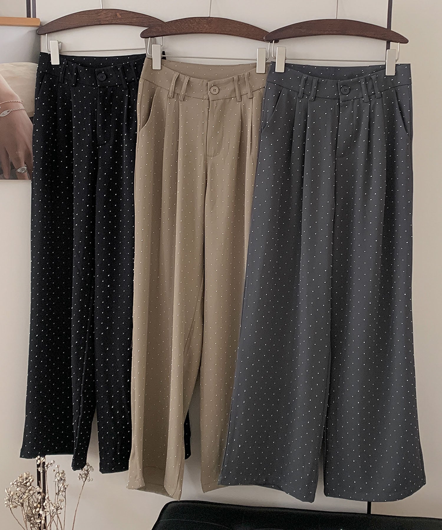 ロワ LOWO ドット柄 タック ワイドパンツ （グレー） グレー