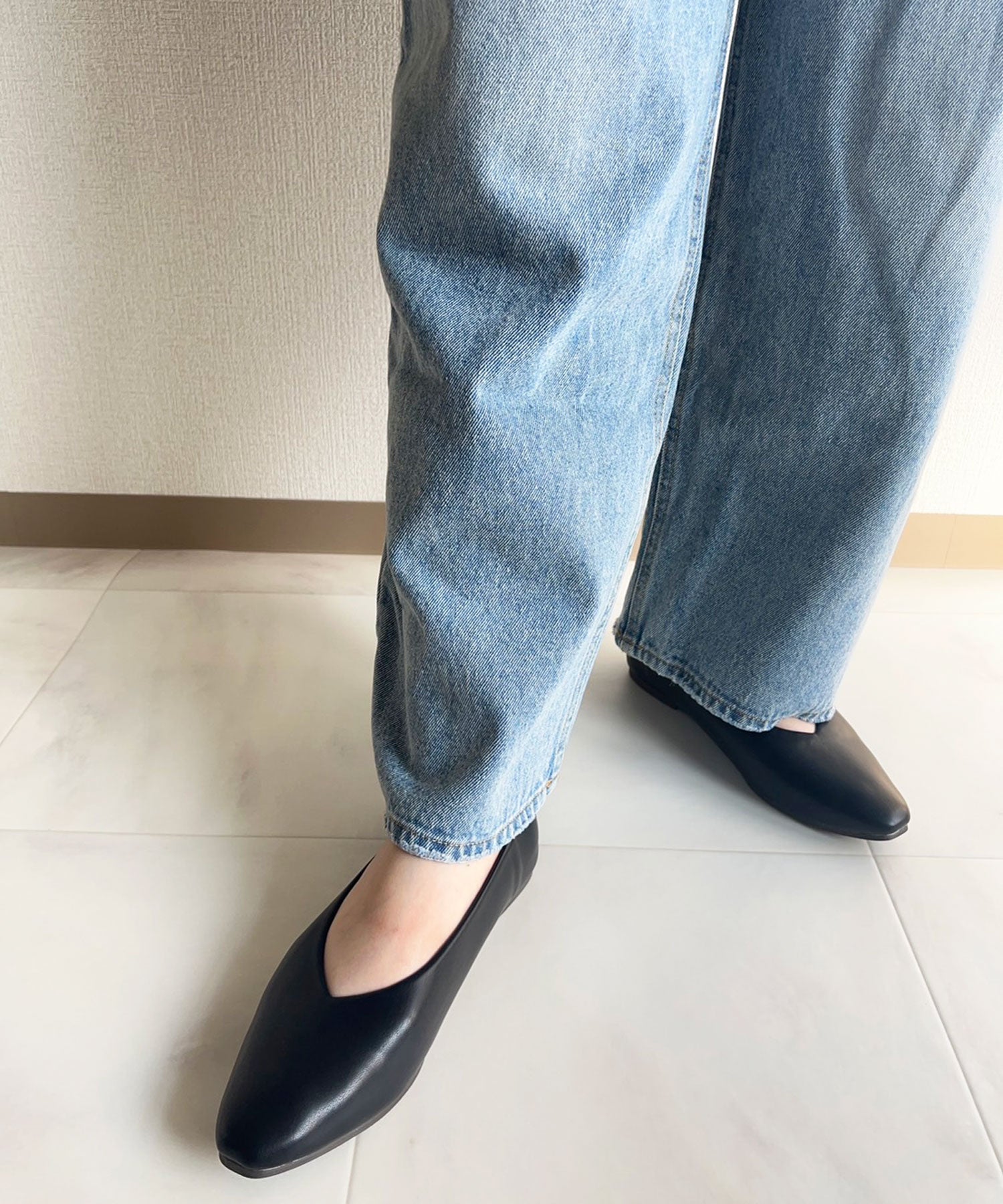 ラスドット lus. Vカットフラットパンプス