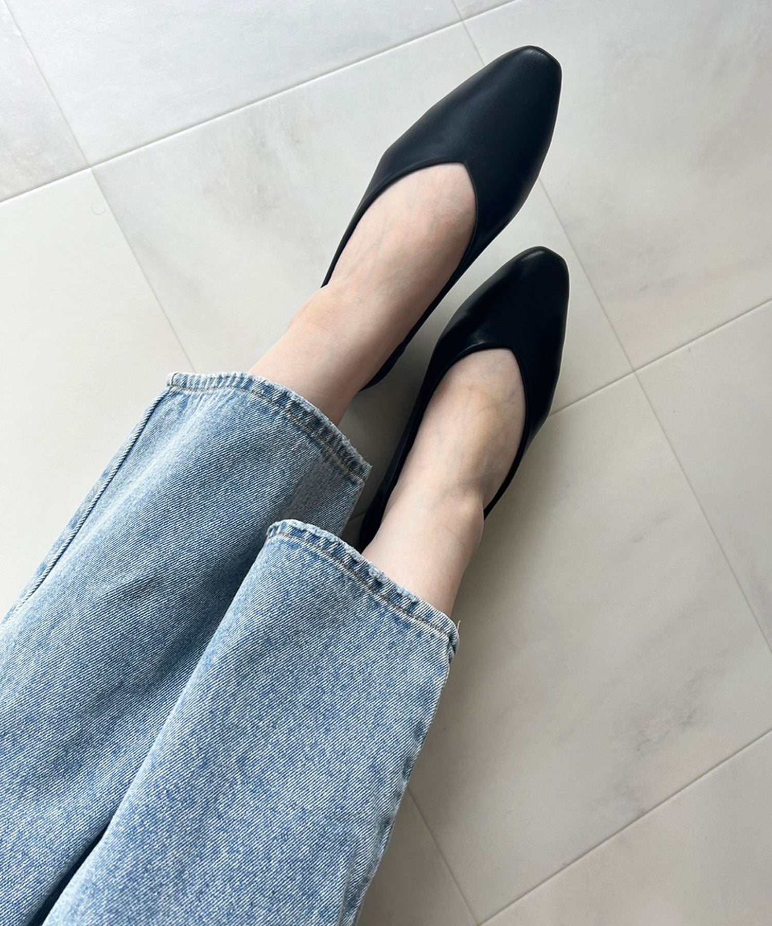 ラスドット lus. Vカットフラットパンプス