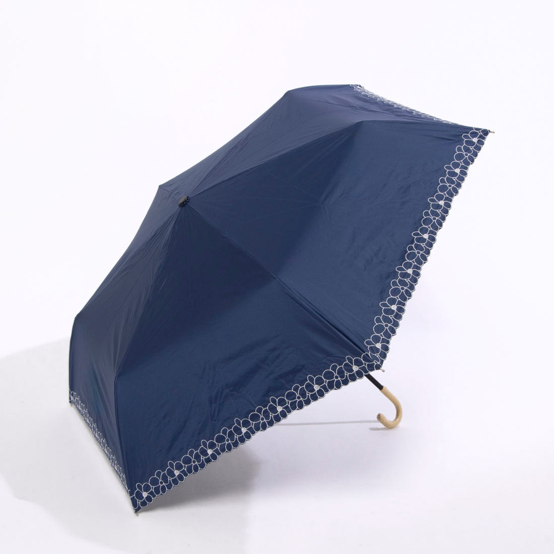 ラスドット lus. フラワー刺繍晴雨兼用折りたたみ傘 （ネイビー） ネイビー