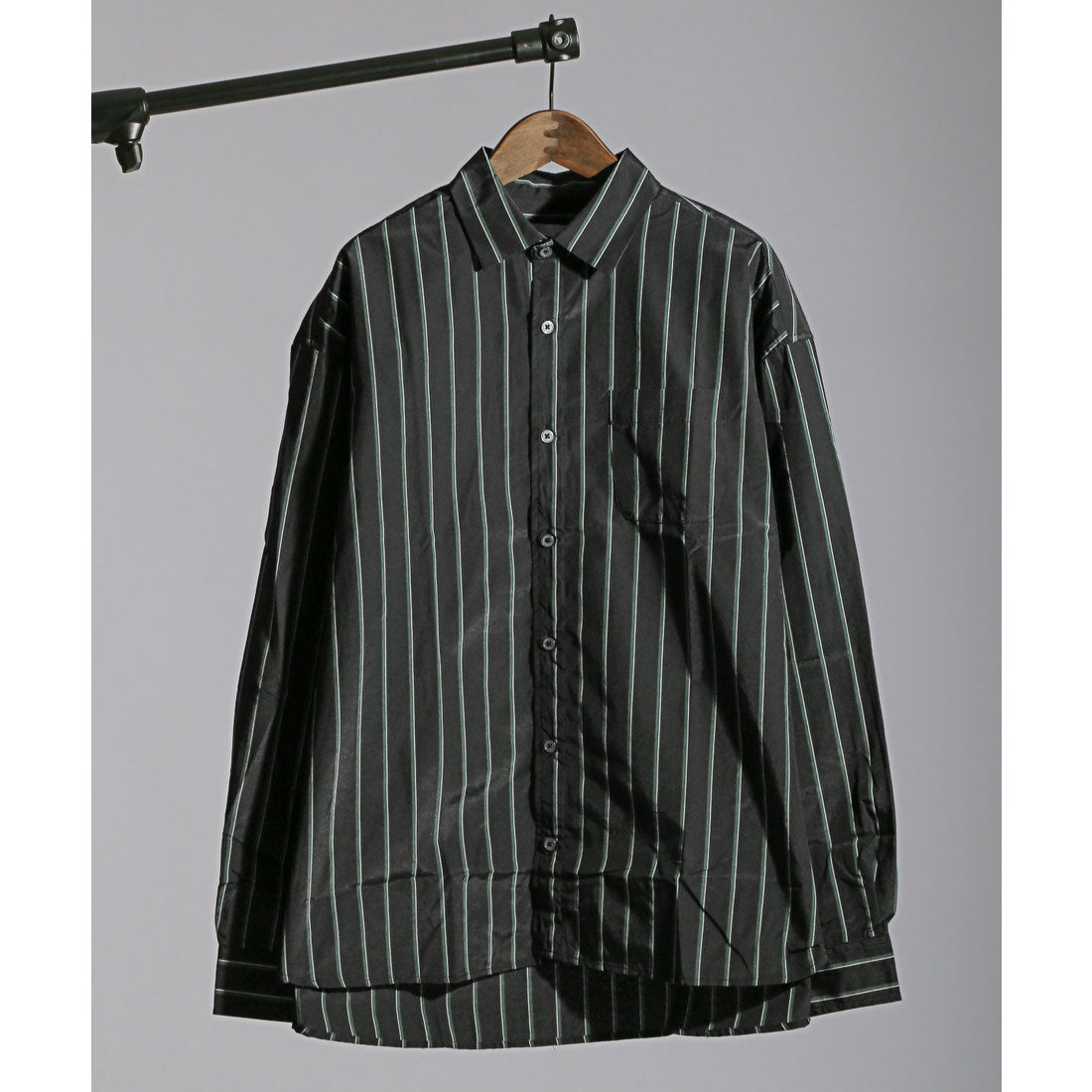 拉格風格 LUXSTYLE 總圖案常規領長袖襯衫/常規領 胸口袋 條紋 格子 總圖案 平紋布料