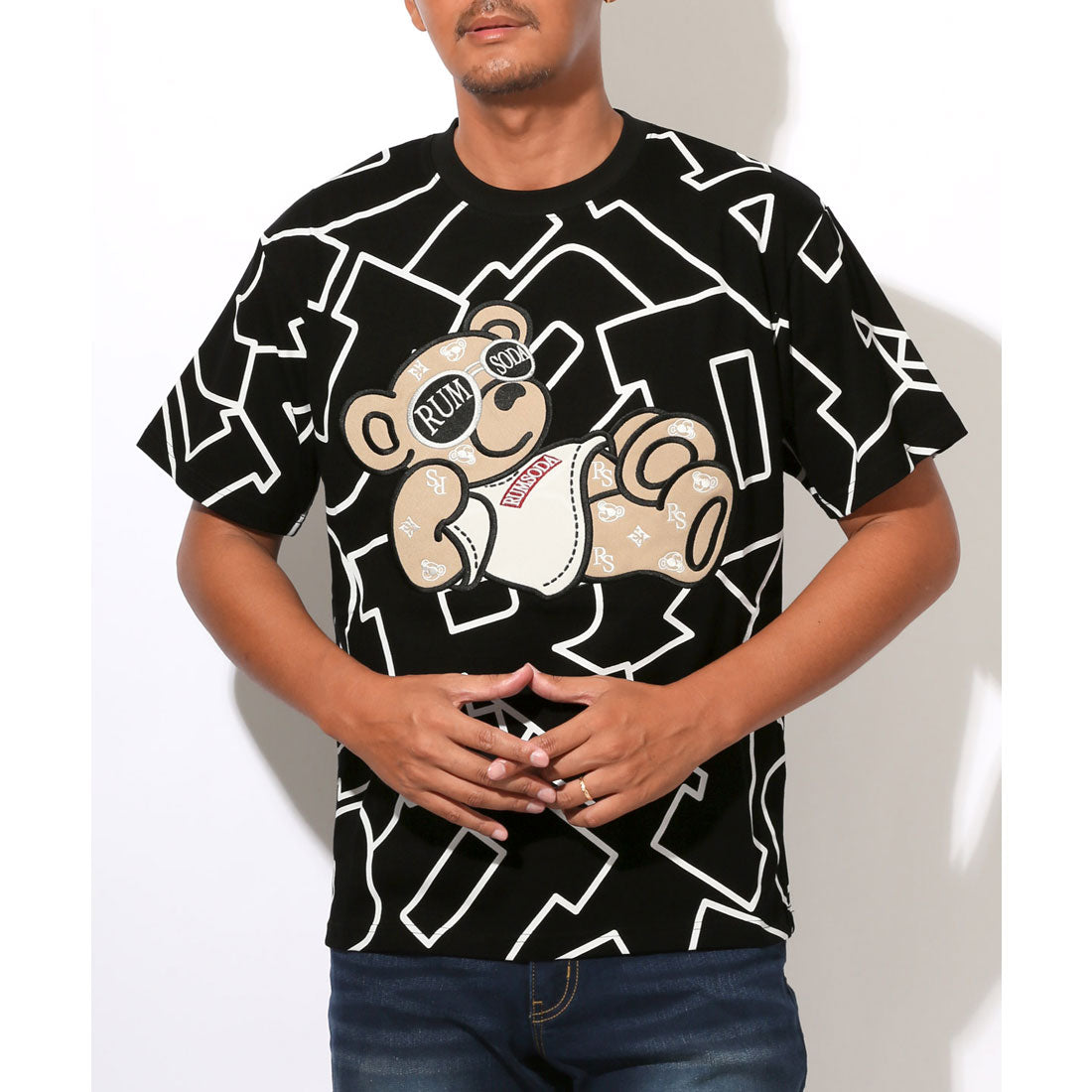 ラグスタイル LUXSTYLE RUMSODA(ラムソーダ)天竺ツイルアップリケ刺繍半袖Tシャツ/トップス メンズ 半袖 ブランド テディベア クマ アップリケ 刺繍 ビッグロゴ 総柄 プリント 天竺 （ブラック） ブラック
