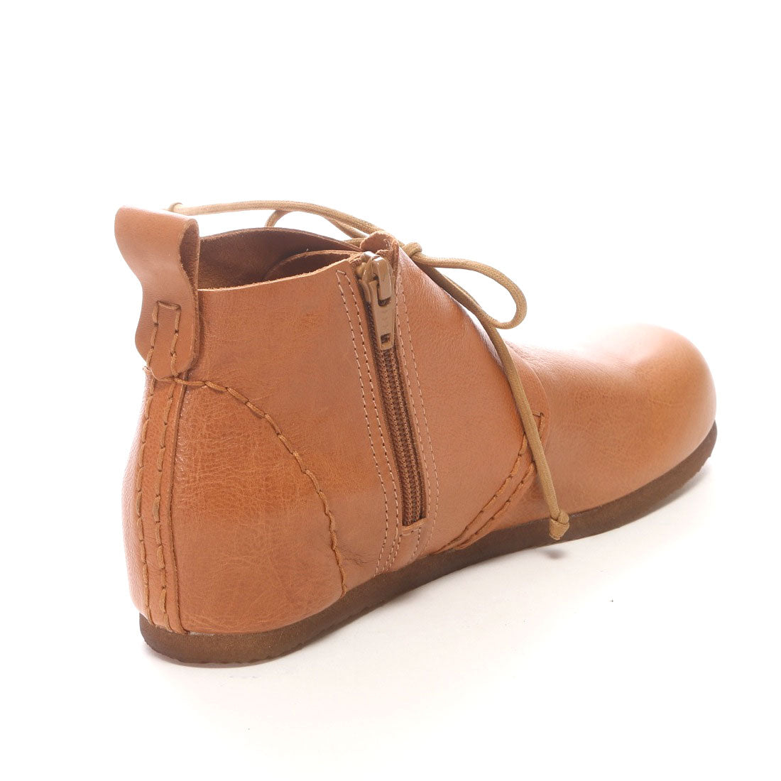 Milla sports: Clean and comfortable 4E casual wedge shoes