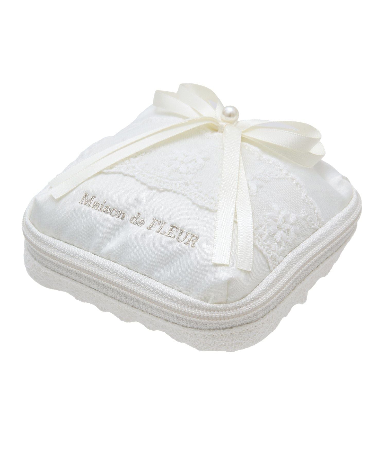 メゾン ド フルール Maison de FLEUR レースフリルポーチ （ホワイト） ホワイト