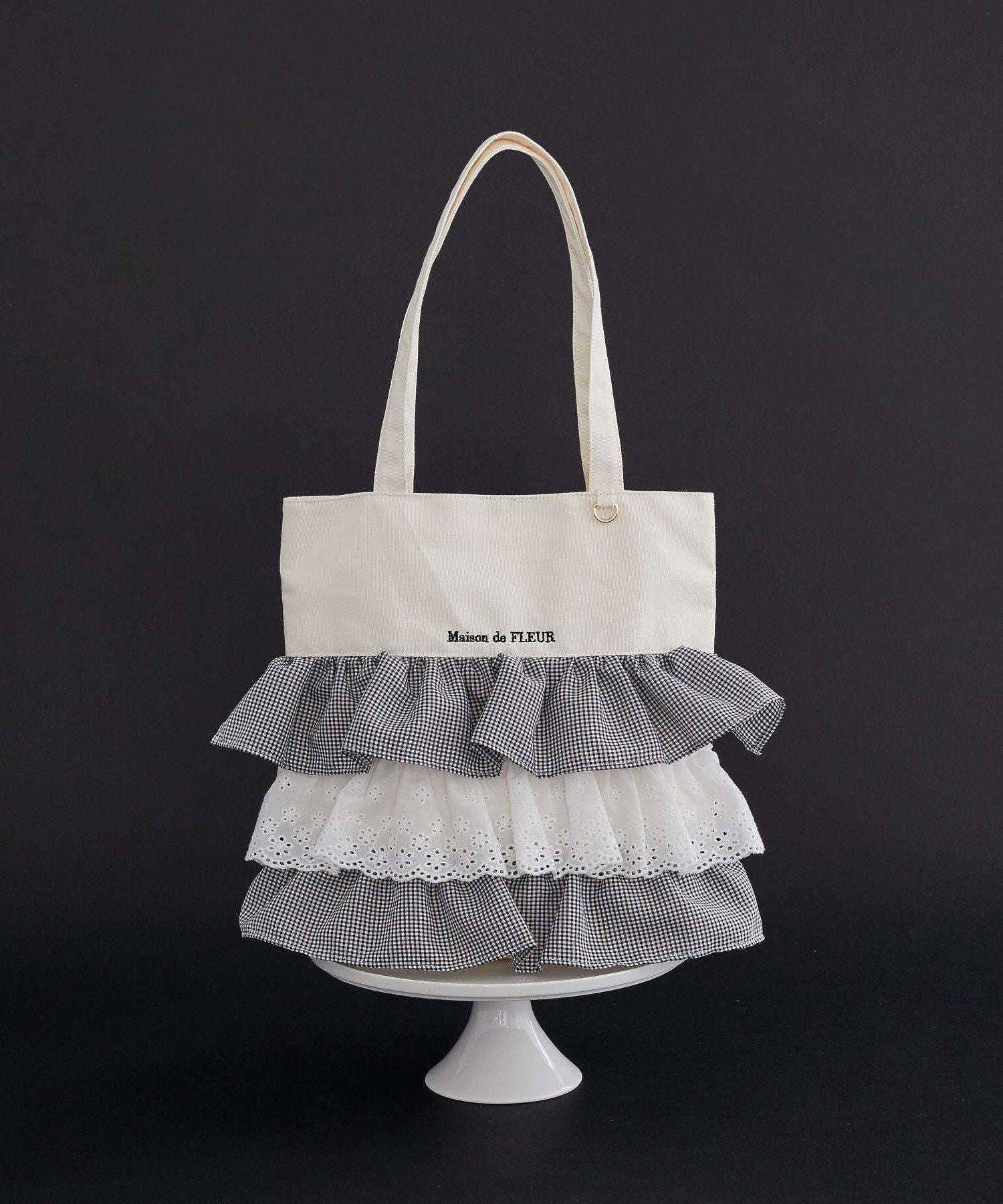 メゾン ド フルール Maison de FLEUR フロントフリルトートバッグ （ブラック） ブラック