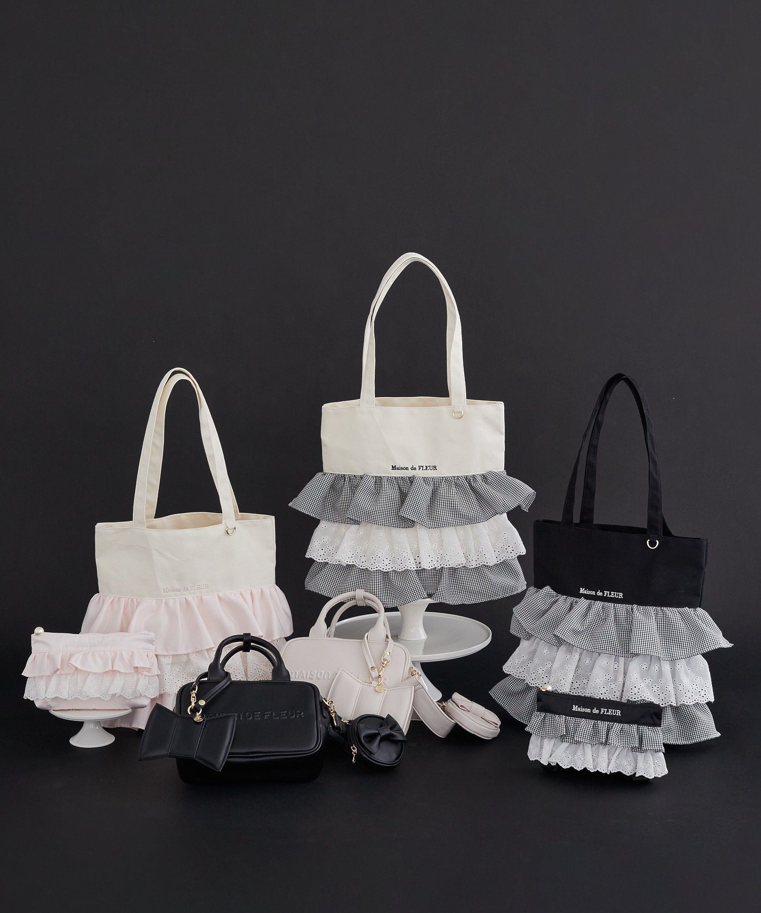 メゾン ド フルール Maison de FLEUR フロントフリルトートバッグ （ブラック） ブラック