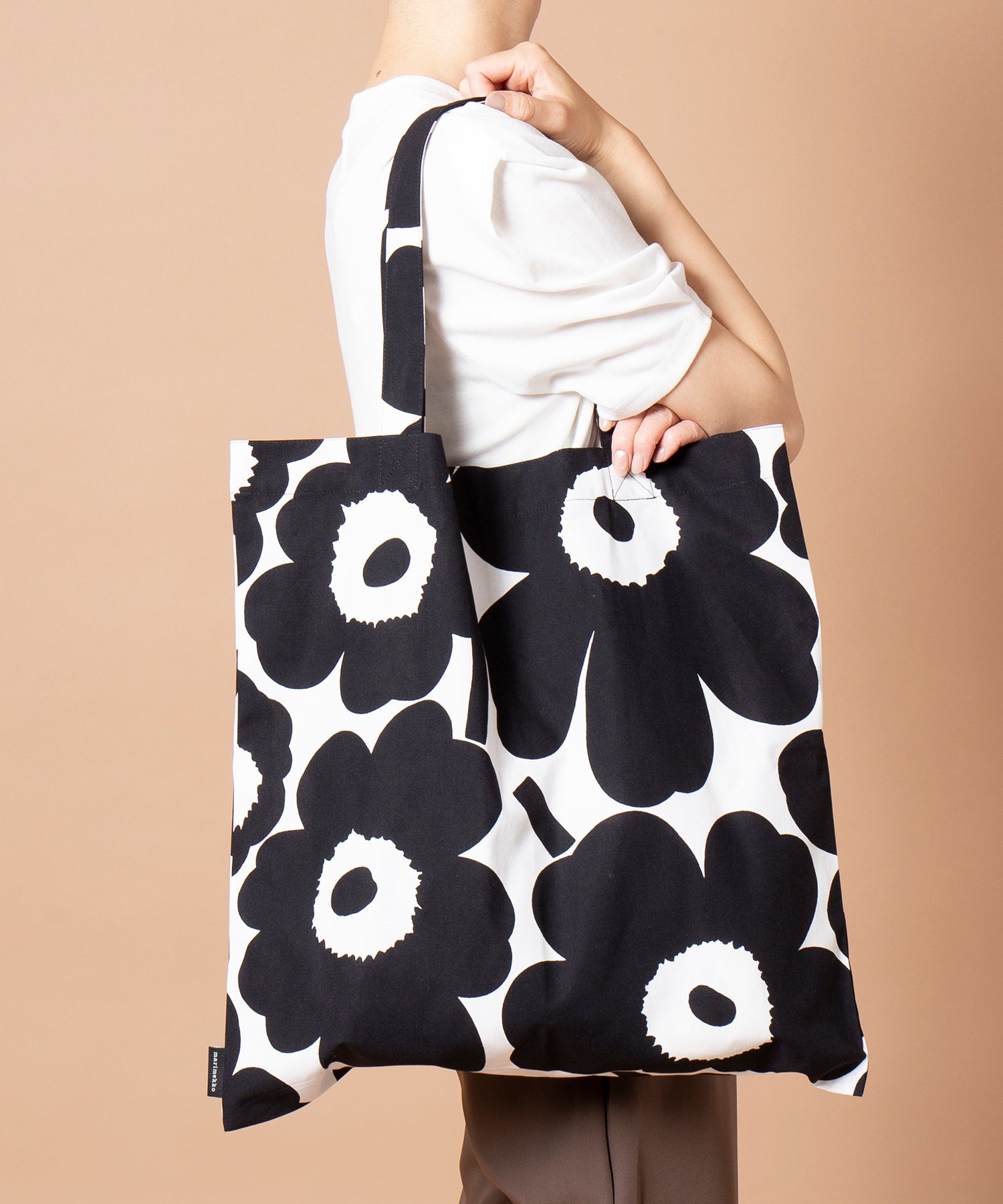 マリメッコ marimekko ファブリックバッグ / Pieni Unikko トートバッグ 布 鞄 ウニッコ サブバッグ 67572 69915 ギフト （ベージュ） ベージュ
