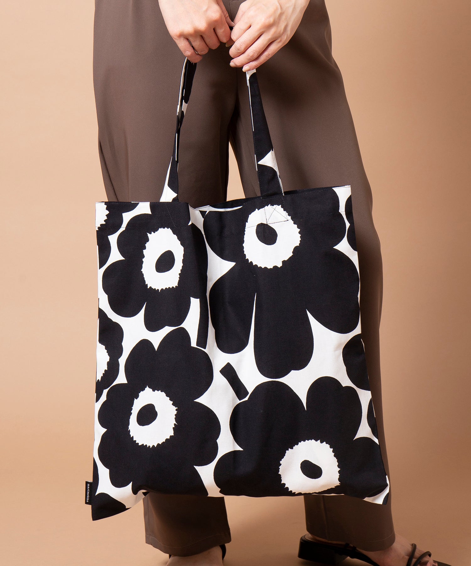 マリメッコ marimekko ファブリックバッグ / Pieni Unikko トートバッグ 布 鞄 ウニッコ サブバッグ 67572 69915 ギフト （ベージュ） ベージュ