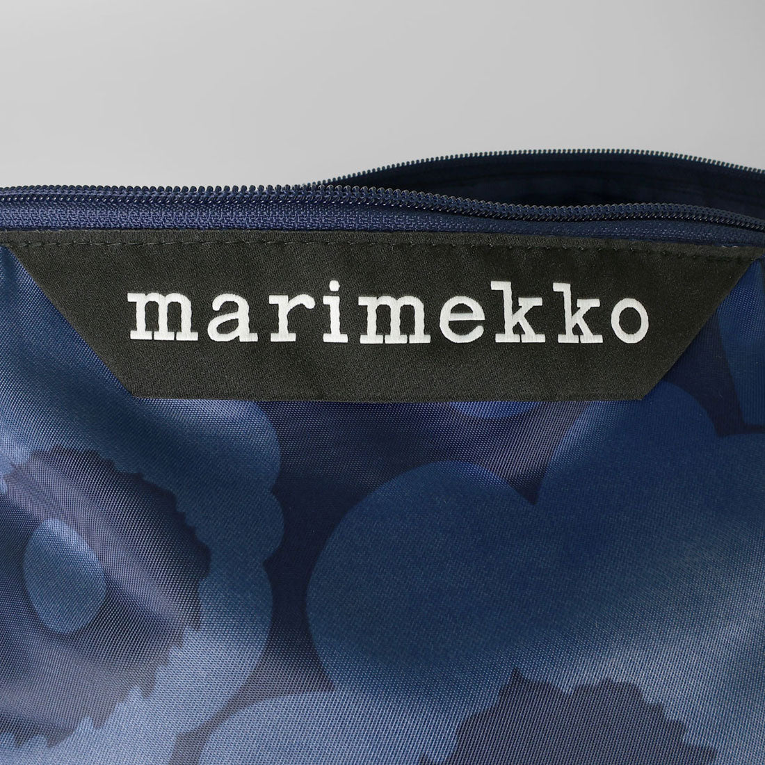 マリメッコ marimekko トートバッグ ウニッコ NEAT CROSSBODY L 094576 828 （ダークブルー/ブルー） ダークブルー/ブルー