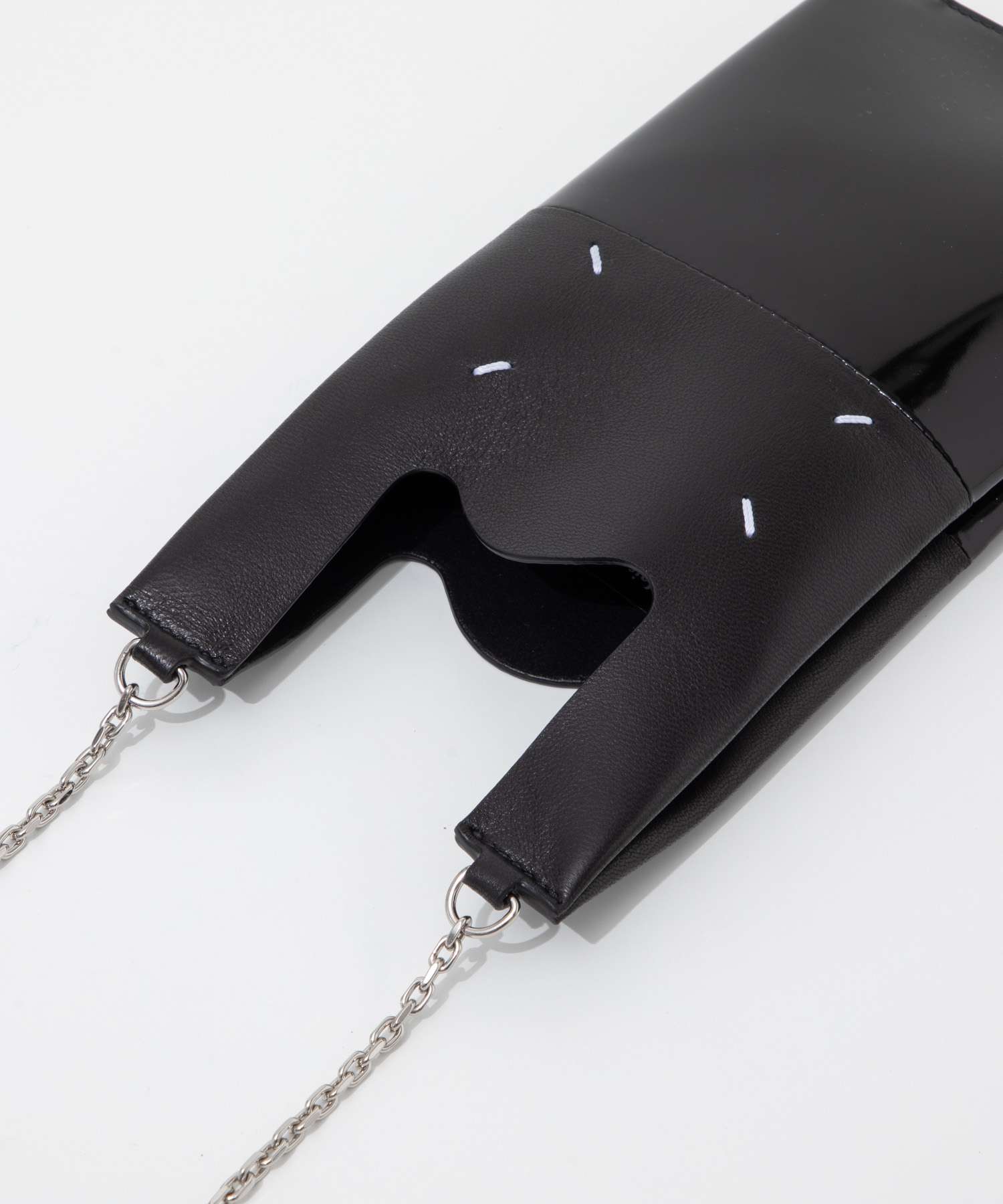 メゾン マルジェラ MAISON MARGIELA メゾン マルジェラ MAISON MARGIELA SA1VL0033 P5135 ショルダーバッグ PHONE NECK POUCH WITH CHAIN メンズ レディース バッグ （ブラック） ブラック