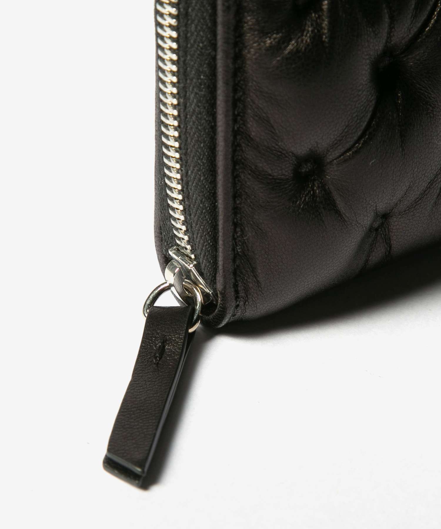 メゾン マルジェラ MAISON MARGIELA メゾン マルジェラ MAISON MARGIELA SA1UI0031 P6434 二つ折り財布 WALLET COMPACT ZIP AROUND W COIN HOLDER レディース ミニ財布 （ブラック） ブラック
