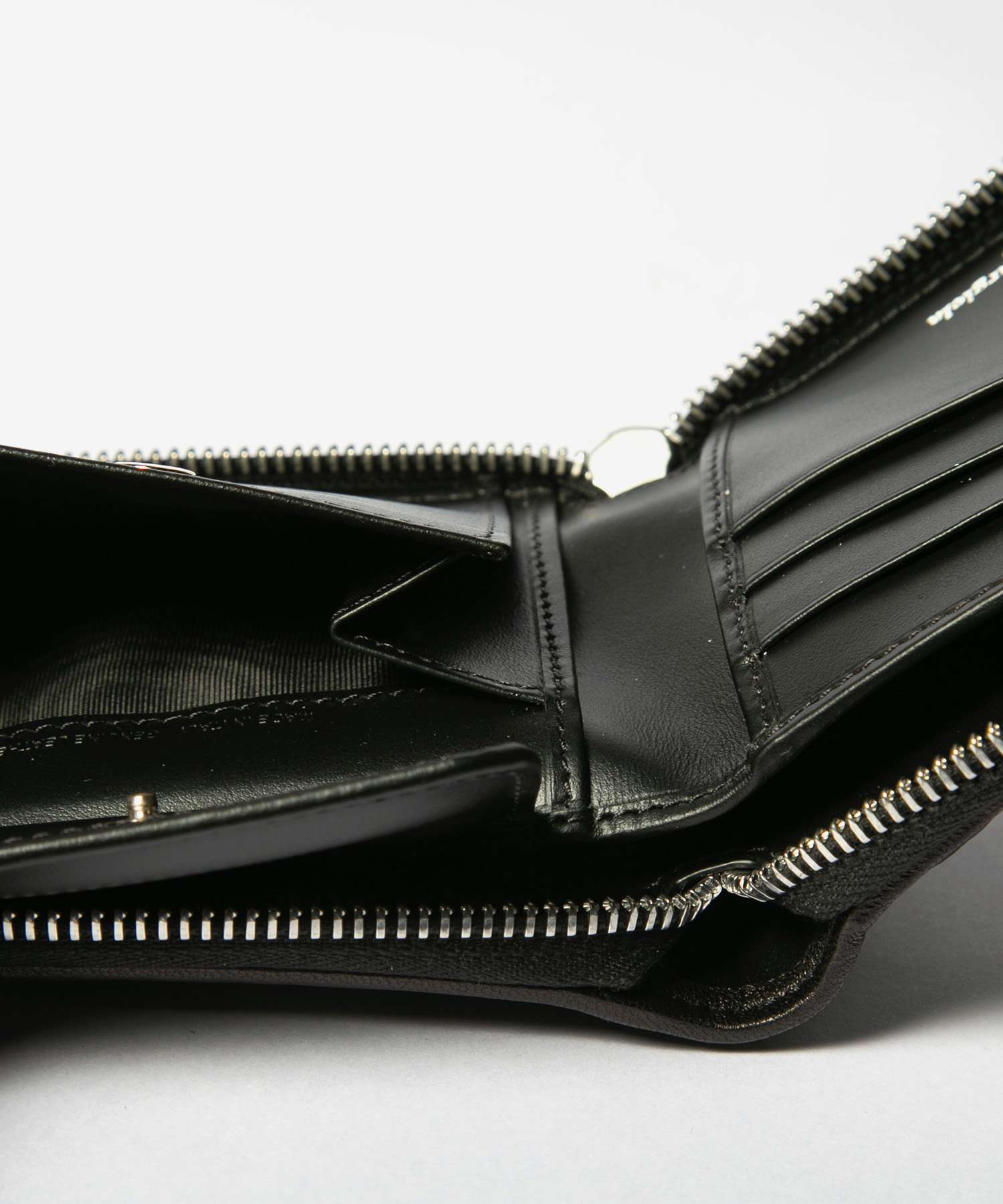 メゾン マルジェラ MAISON MARGIELA メゾン マルジェラ MAISON MARGIELA SA1UI0031 P6434 二つ折り財布 WALLET COMPACT ZIP AROUND W COIN HOLDER レディース ミニ財布 （ブラック） ブラック