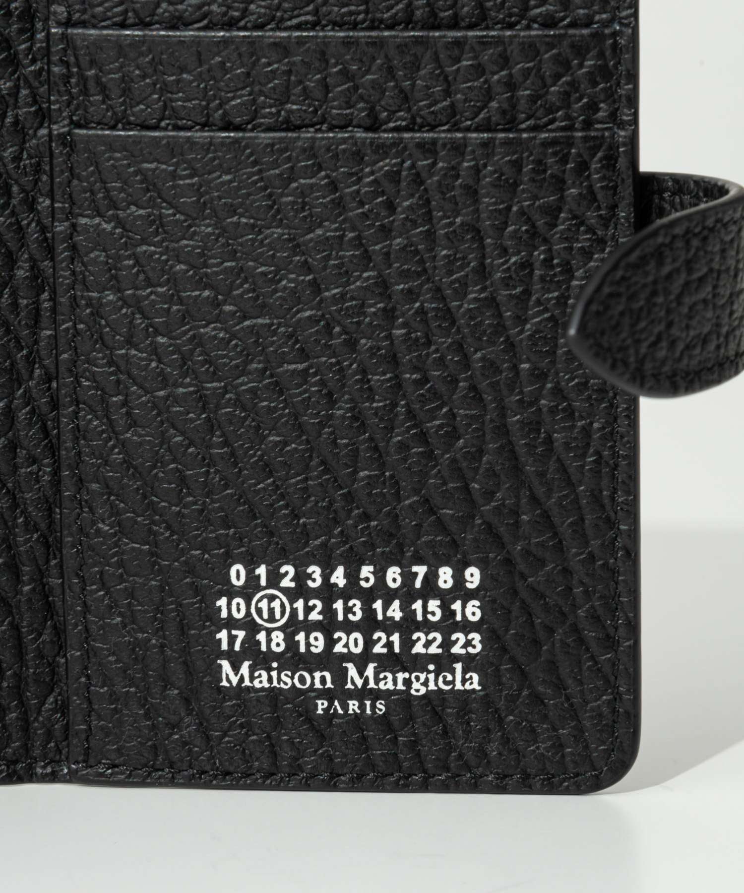 メゾン マルジェラ MAISON MARGIELA メゾン マルジェラ MAISON MARGIELA Small Leather Goods Four stitches zip wallet 4ステッチ SA1VX0019 P4455 （BLACK/ブラック） BLACK/ブラック