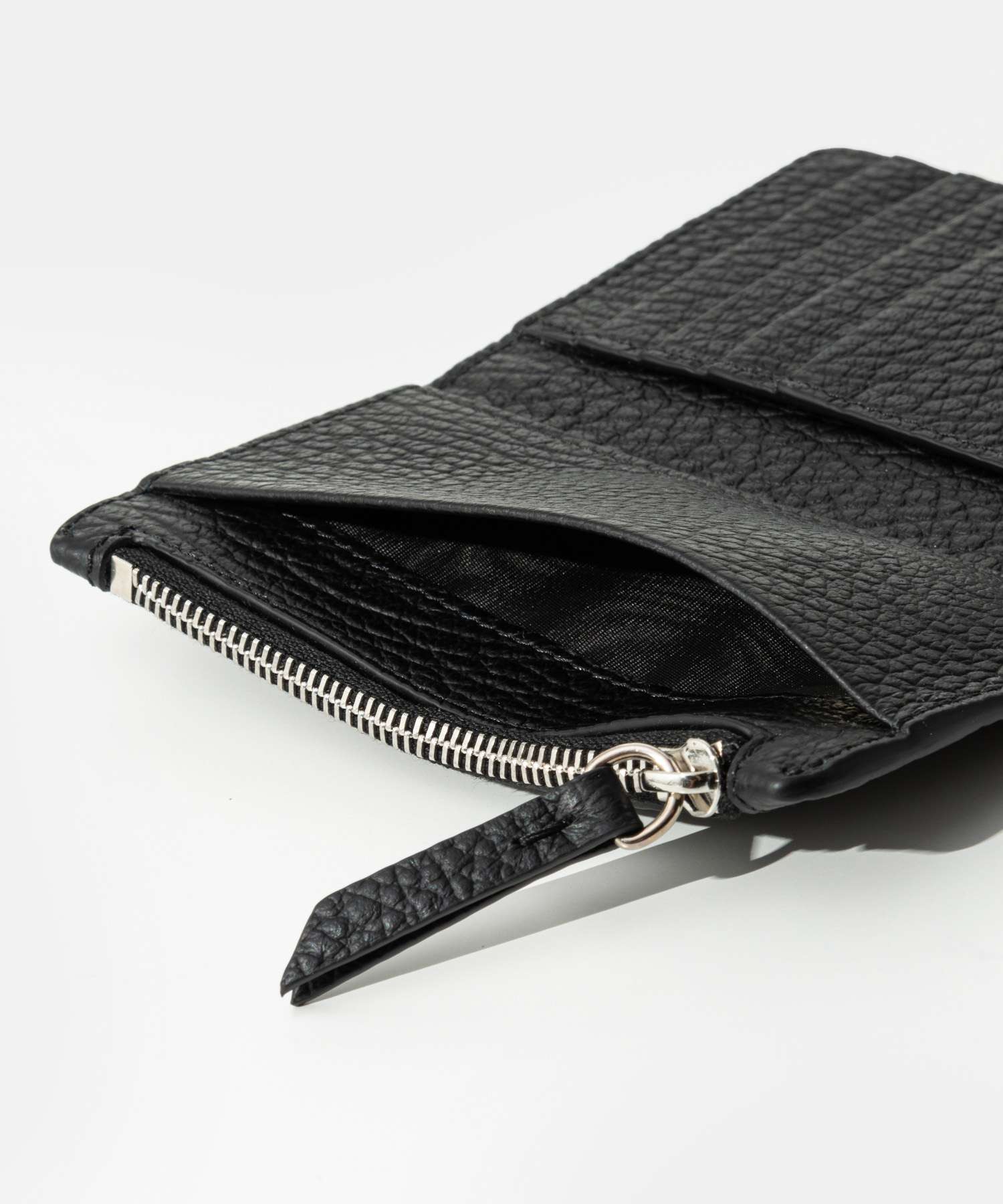 メゾン マルジェラ MAISON MARGIELA メゾン マルジェラ MAISON MARGIELA Small Leather Goods Four stitches zip wallet 4ステッチ SA1VX0019 P4455 （BLACK/ブラック） BLACK/ブラック