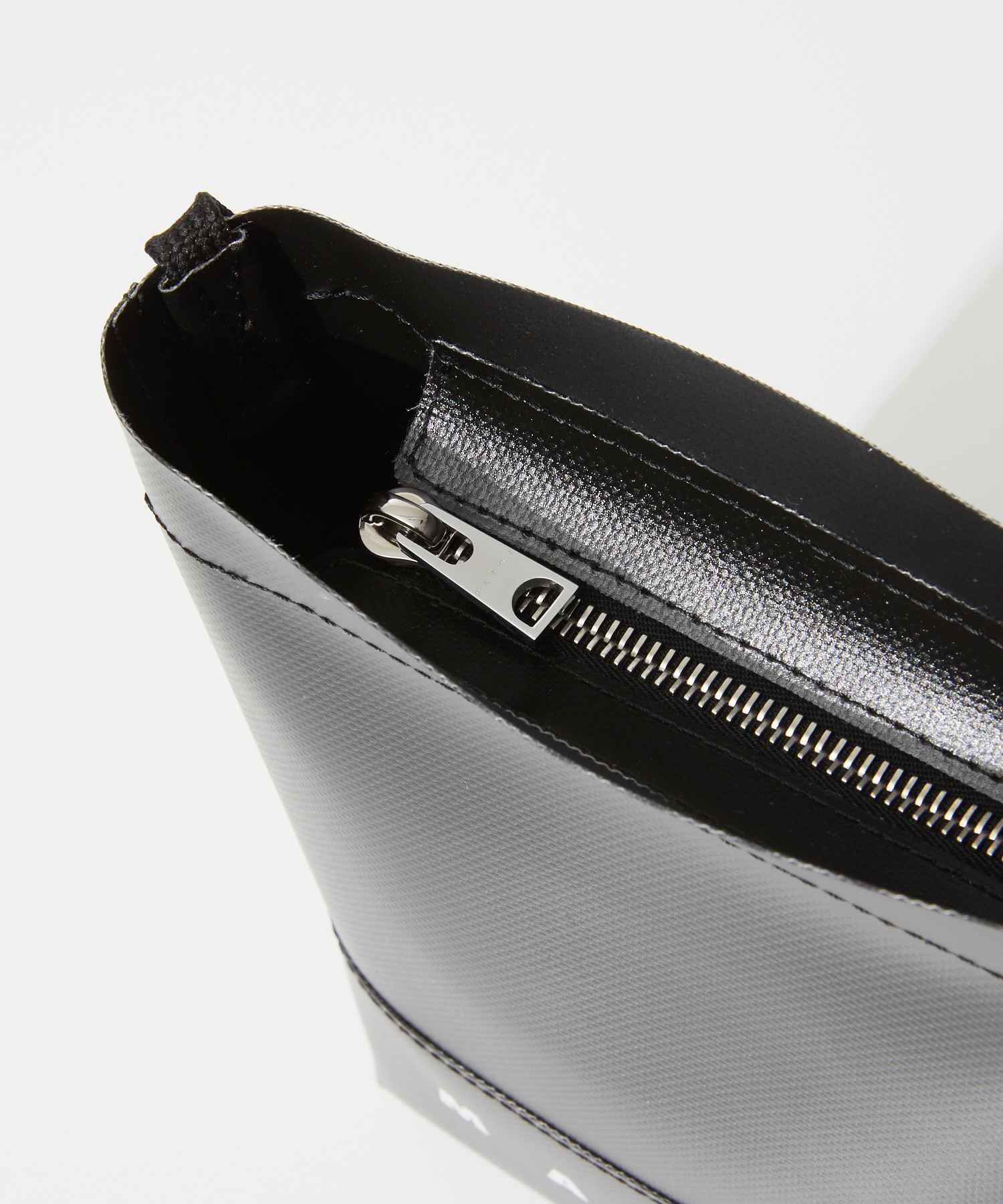 Marni MARNI SBMQ0068A0 P5769 肩背包迷你肩背包