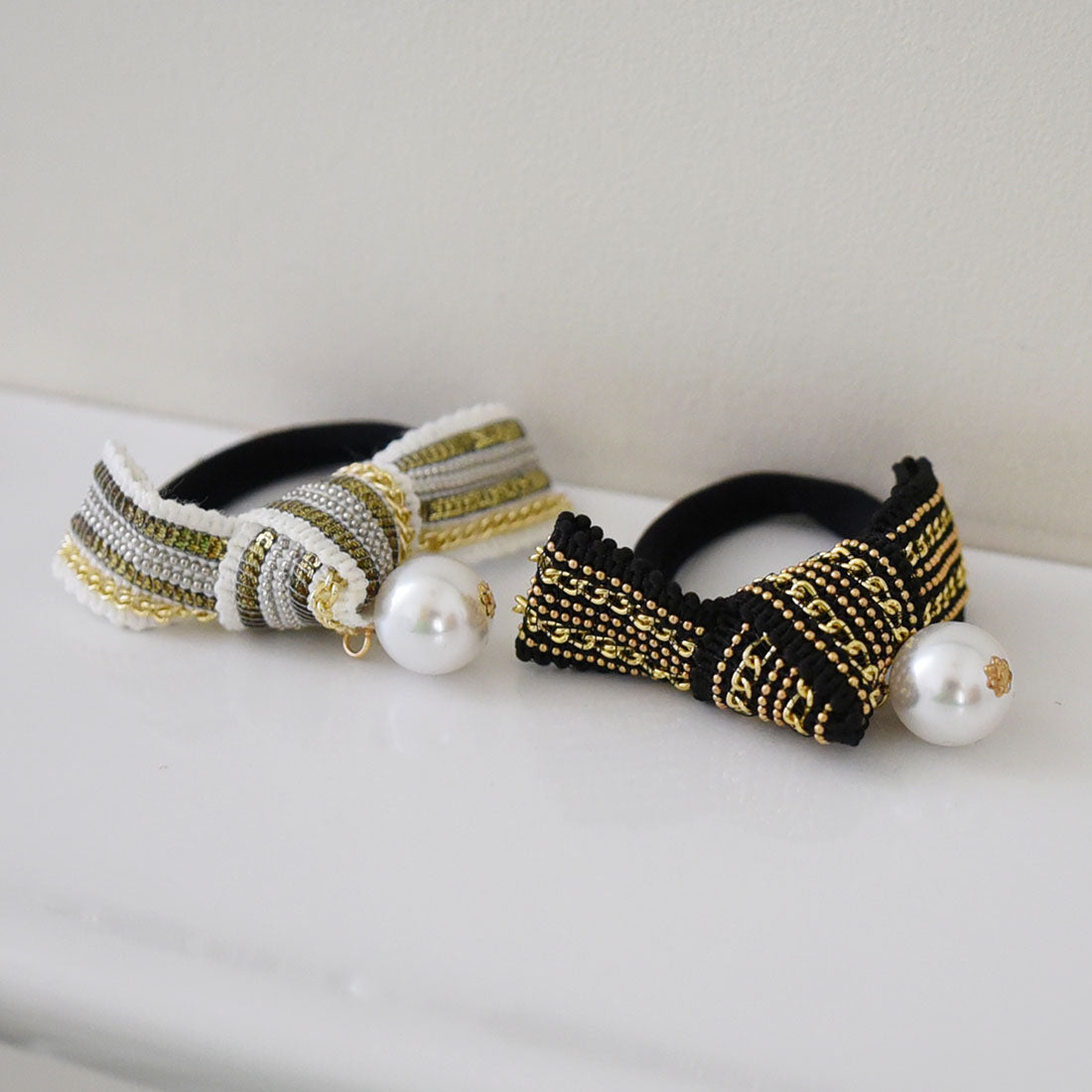 マ　シェール　コゼット ma chere cosette パール付き刺繍入りリボンヘアゴム（ブラック） ブラック