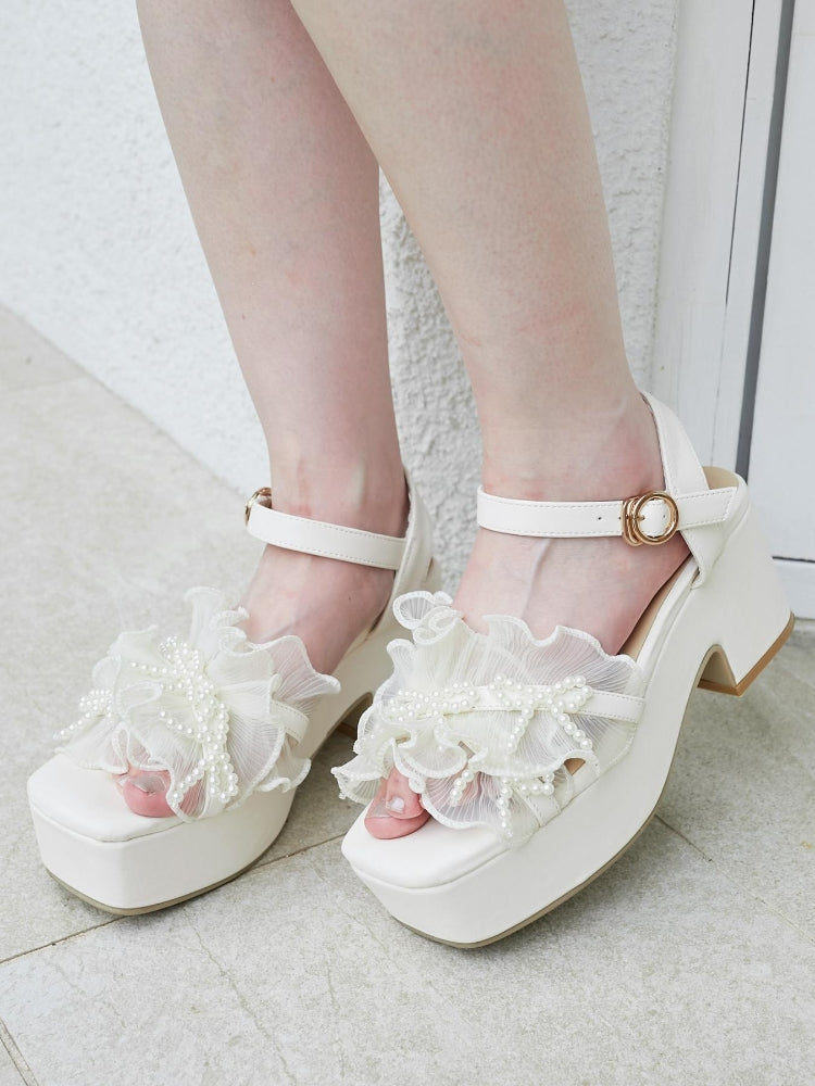 マジェスティックレゴン MAJESTIC LEGON パールリボンフリルボリュームサンダル （ブラック） ブラック