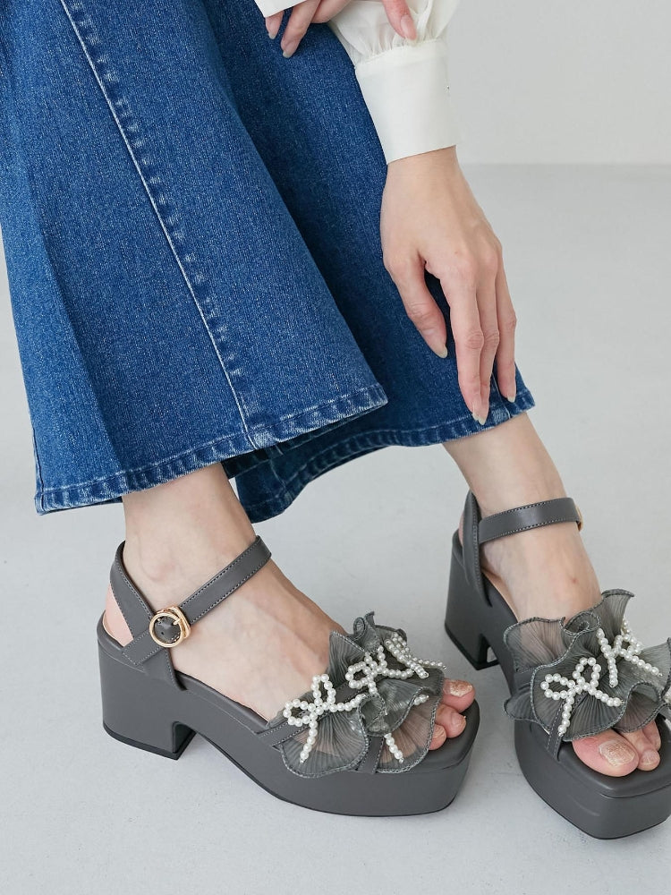 マジェスティックレゴン MAJESTIC LEGON パールリボンフリルボリュームサンダル （ブラック） ブラック