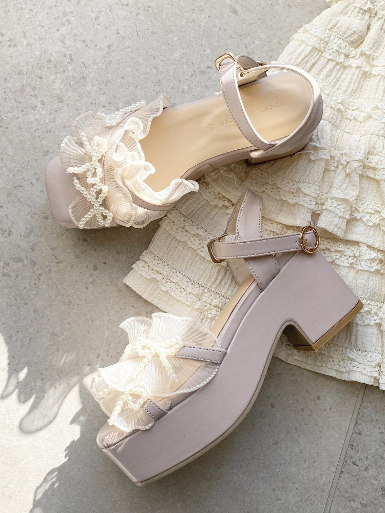 マジェスティックレゴン MAJESTIC LEGON パールリボンフリルボリュームサンダル （ブラック） ブラック