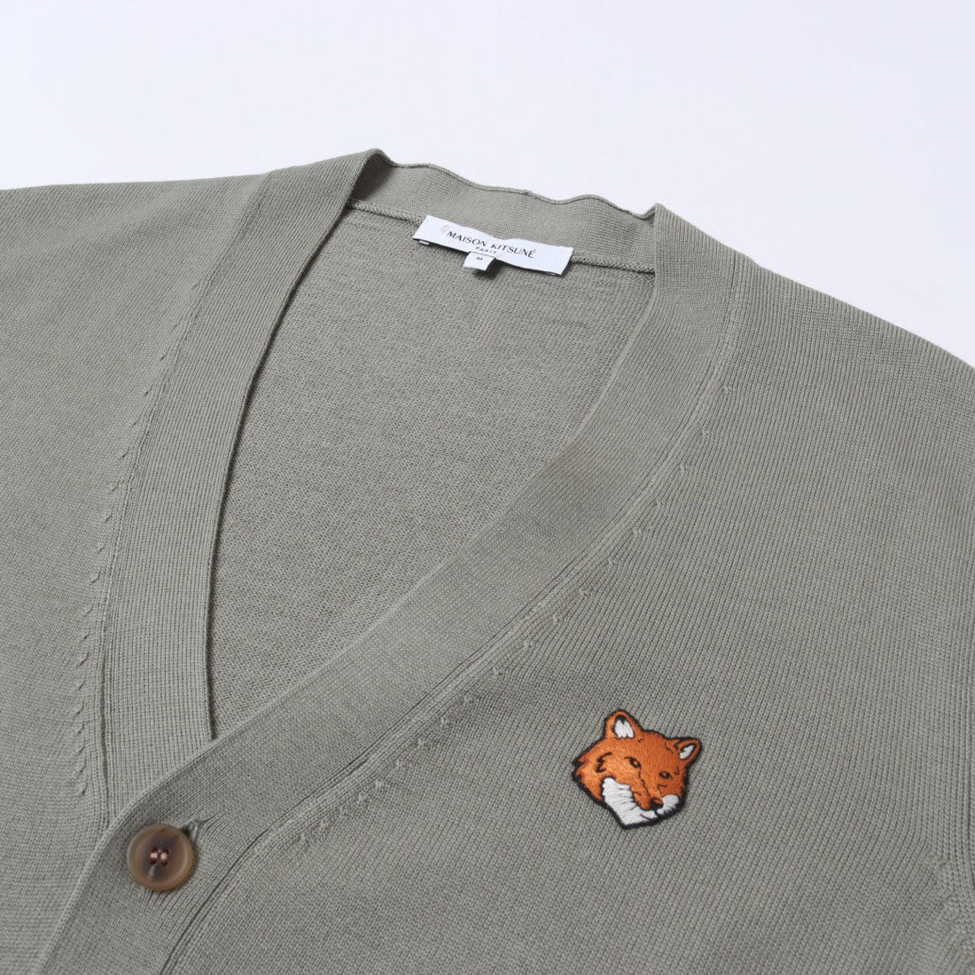 メゾンキツネ MAISON KITSUNE フォックスヘッド メリノ レギュラー カーディガン カーディガン （ローレルグリーン） ローレルグリーン
