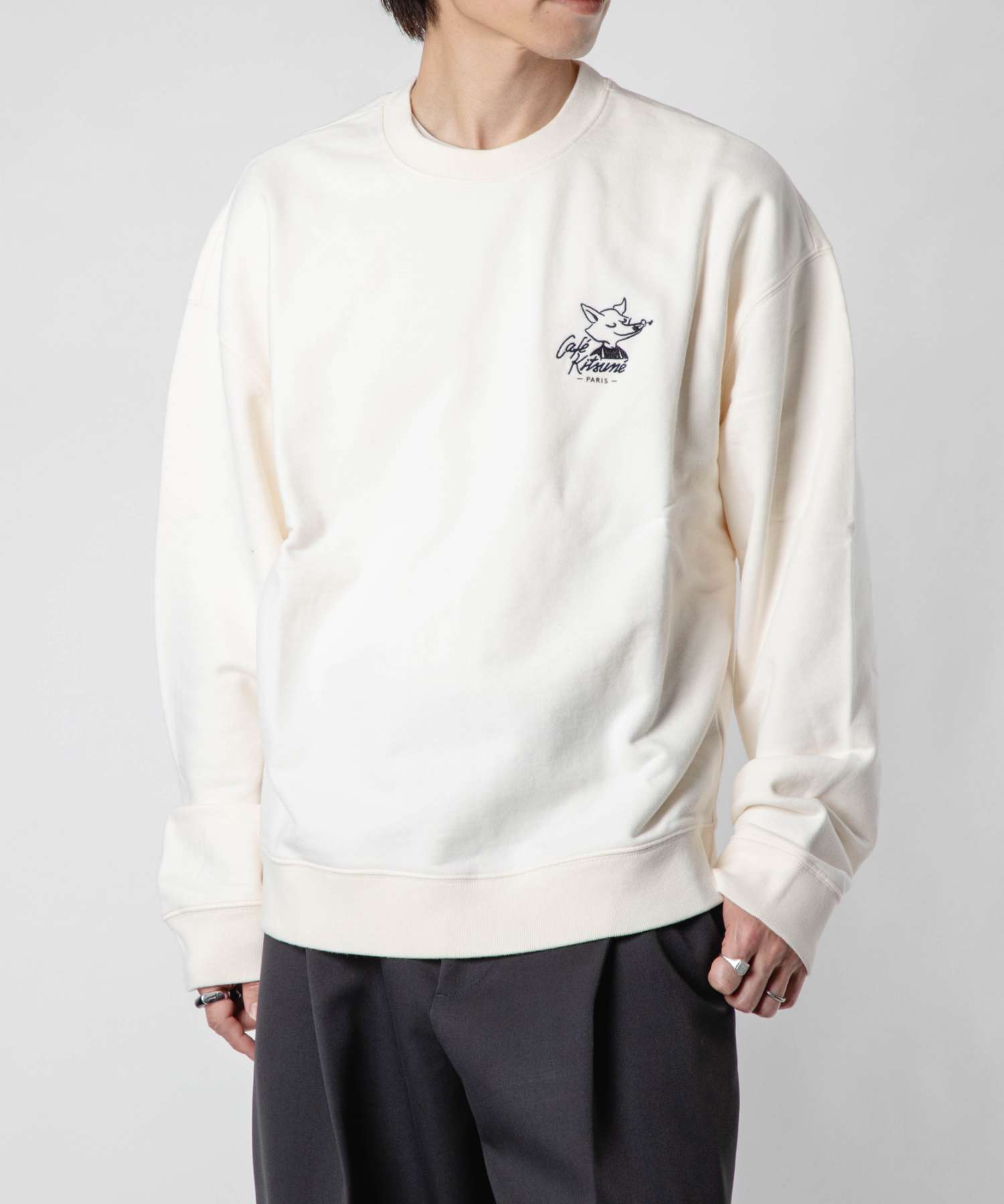Maison Kitsune MAISON KITSUNE Maison Kitsune MAISON KITSUNE CKMU00301KM0330 Sweat CAFE KITSUNE FOX RELAX SWEATSHIRT Men's Women's Tops Long Sleeve