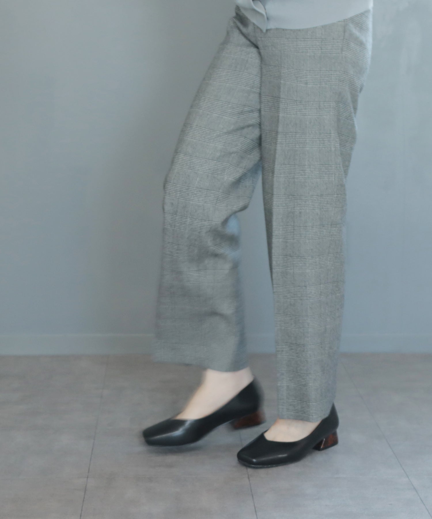 Mashugirl masyugirl [masyugirl] [4E wide/large size] [For both sunny and rainy days] Square toe flare heel pumps SOROTTO