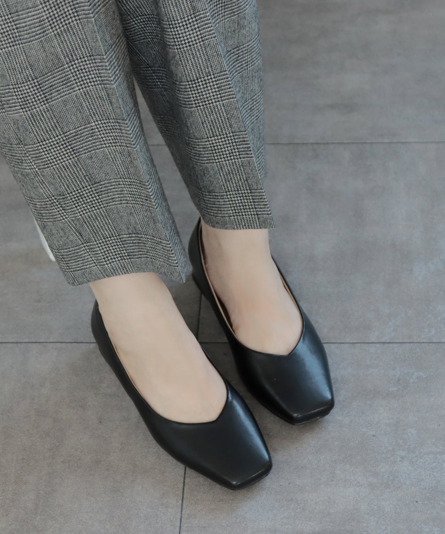 Mashugirl masyugirl [masyugirl] [4E wide/large size] [For both sunny and rainy days] Square toe flare heel pumps SOROTTO
