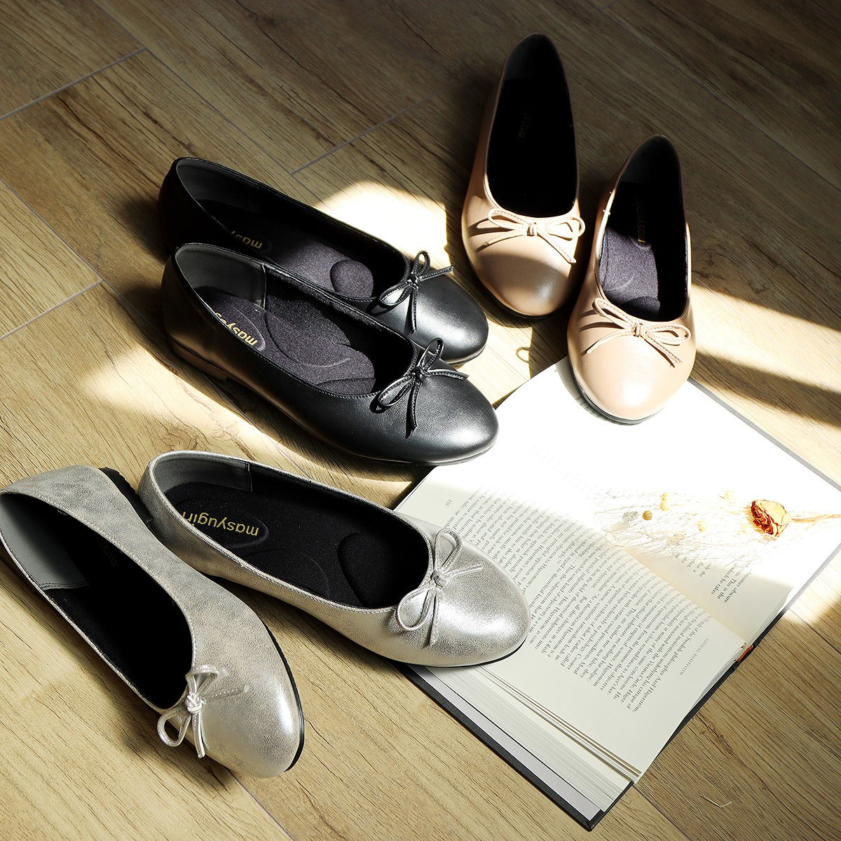 Mashugirl [4E wide/large size] Round toe flat ballet shoes with ribbon