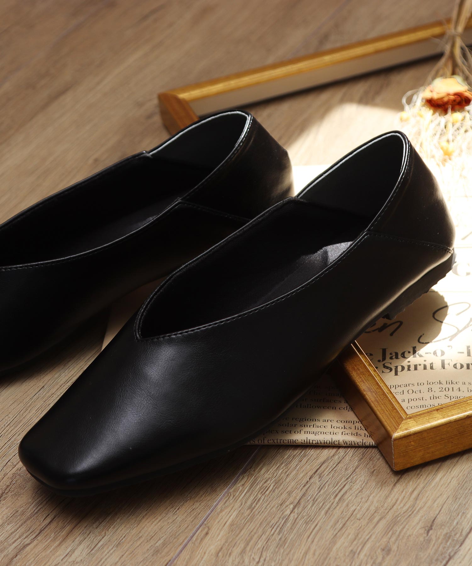 Mashugirl masyugirl [4E wide/large size] Square toe V-cut flat pumps