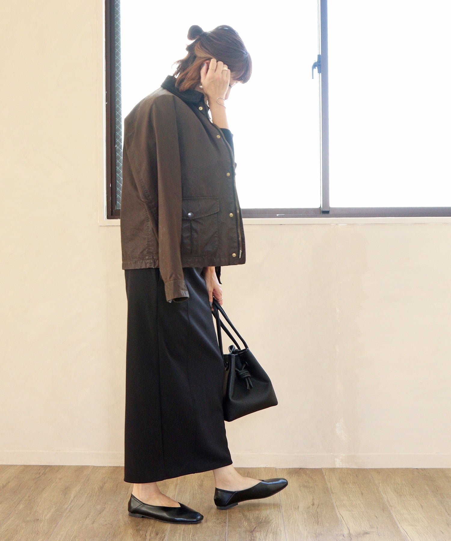 Mashugirl masyugirl [4E wide/large size] Square toe V-cut flat pumps
