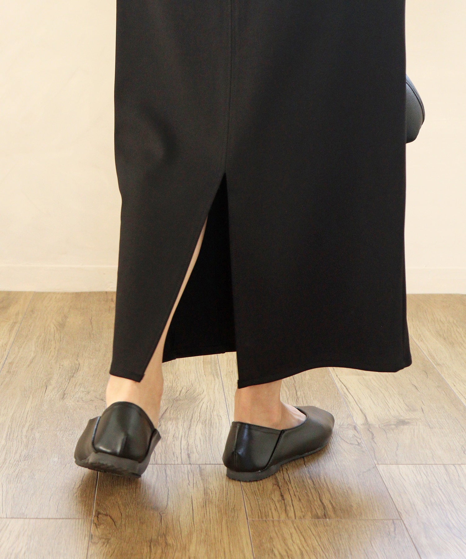 Mashugirl masyugirl [4E wide/large size] Square toe V-cut flat pumps