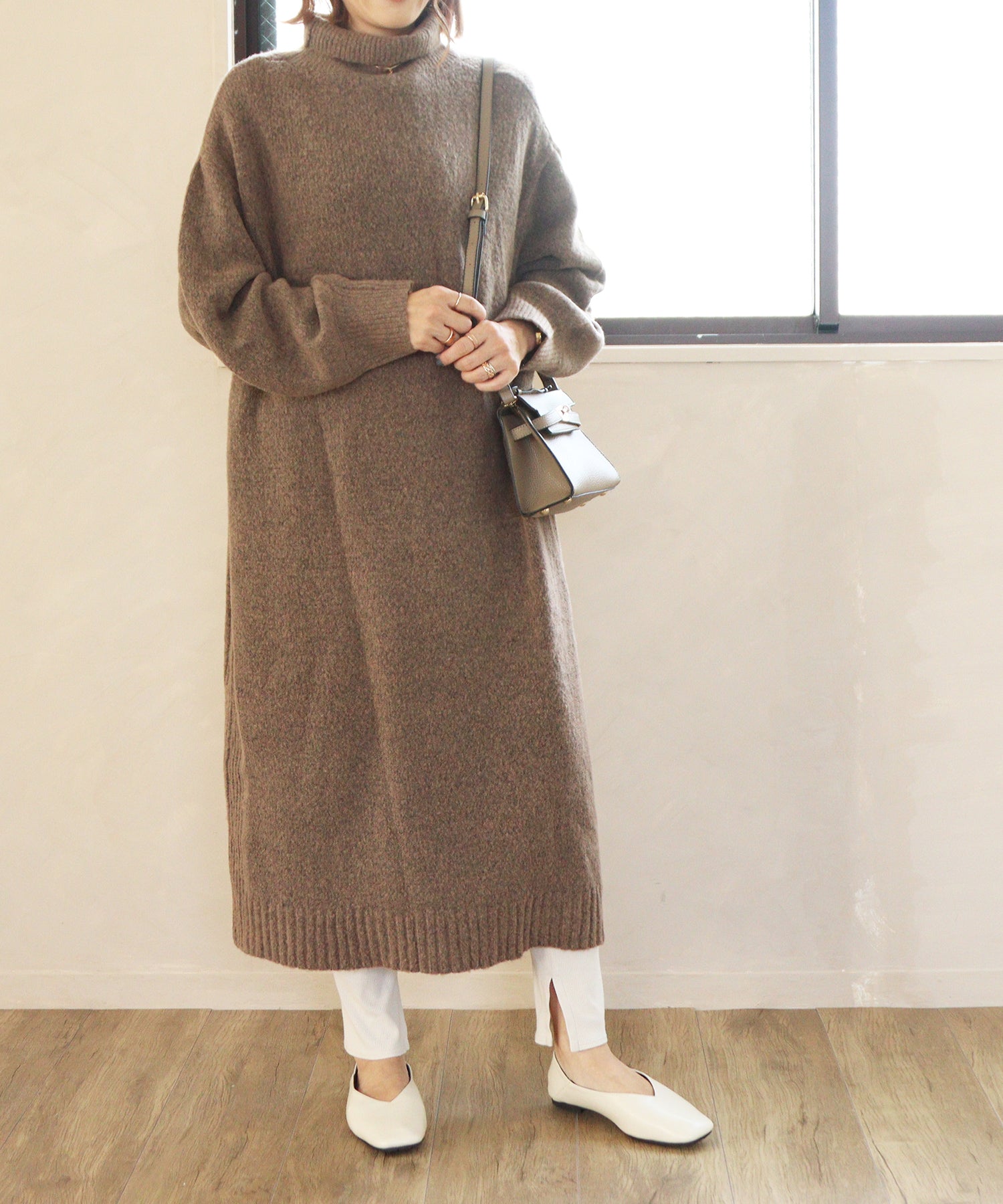 Mashugirl masyugirl [4E wide/large size] Square toe V-cut flat pumps