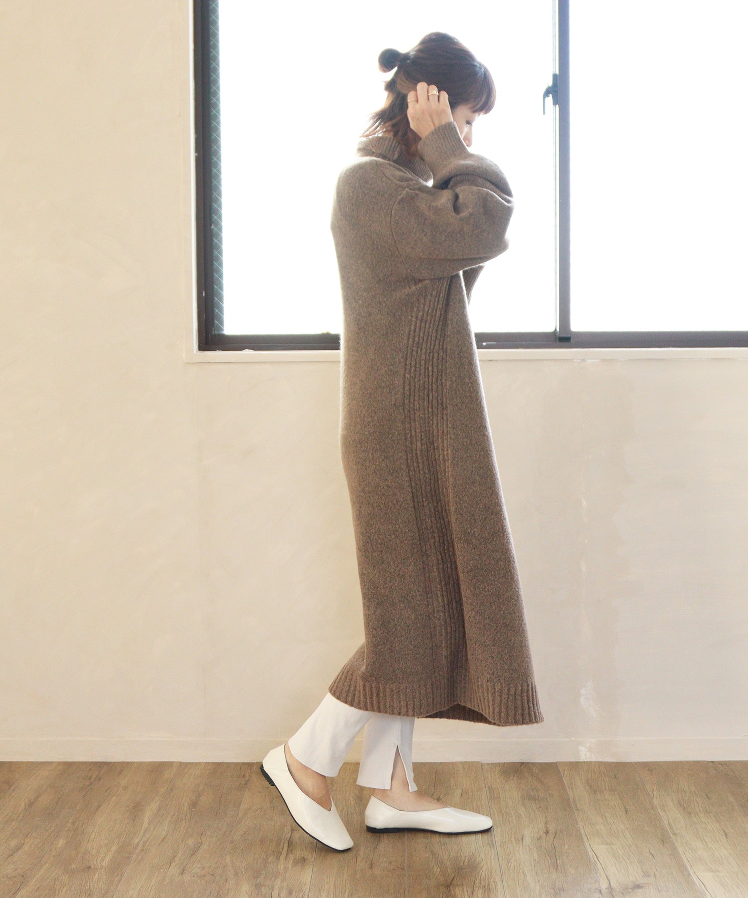 Mashugirl masyugirl [4E wide/large size] Square toe V-cut flat pumps